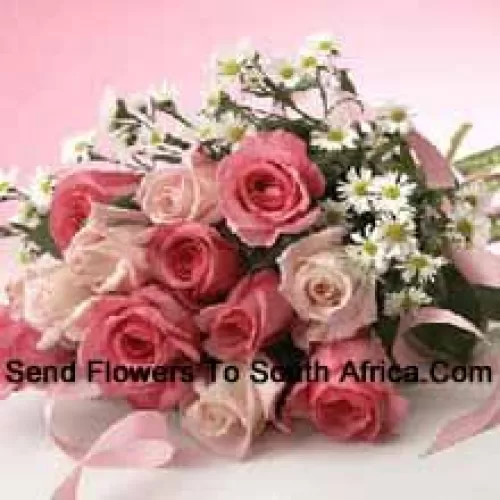 Bouquet de 12 roses roses avec statice violet